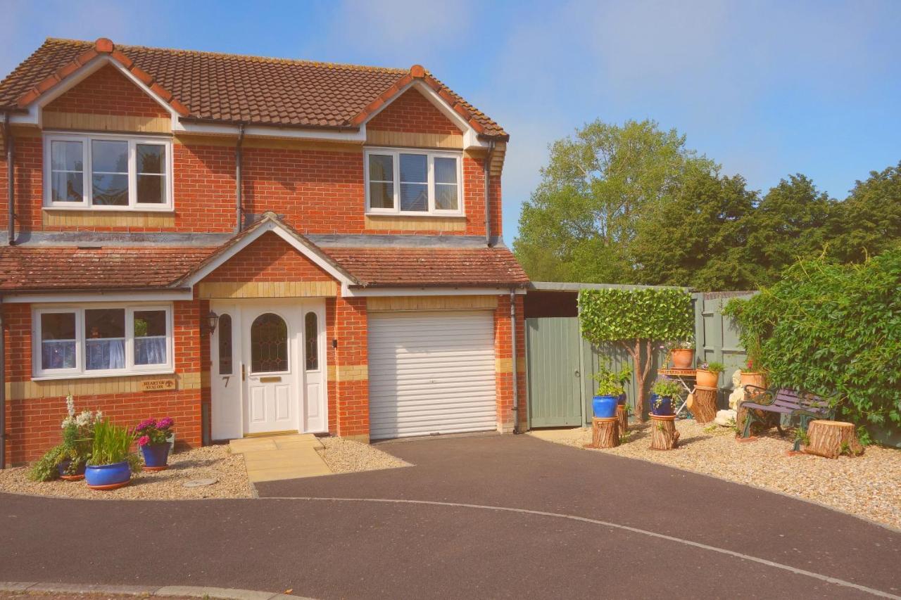 Holiday home 'spirit Of Avalon' Four Bedrooms, 500 Metres To Town Centre