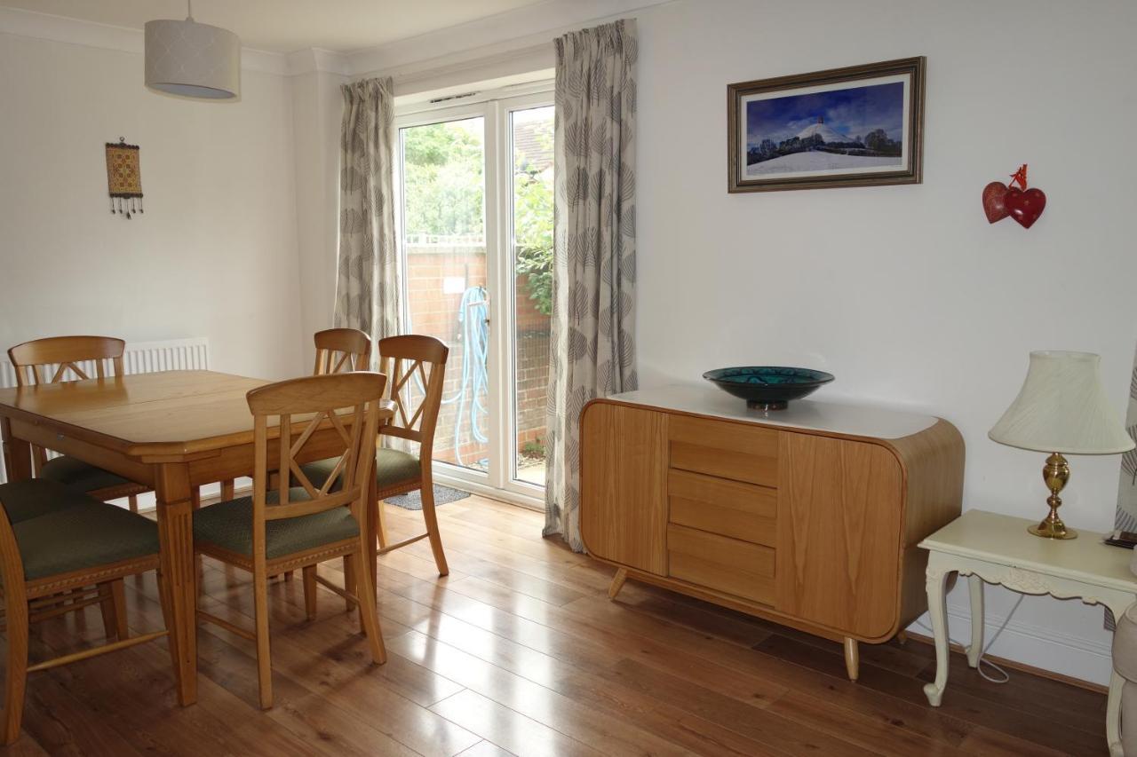 Holiday home 'spirit Of Avalon' Four Bedrooms, 500 Metres To Town Centre Glastonbury