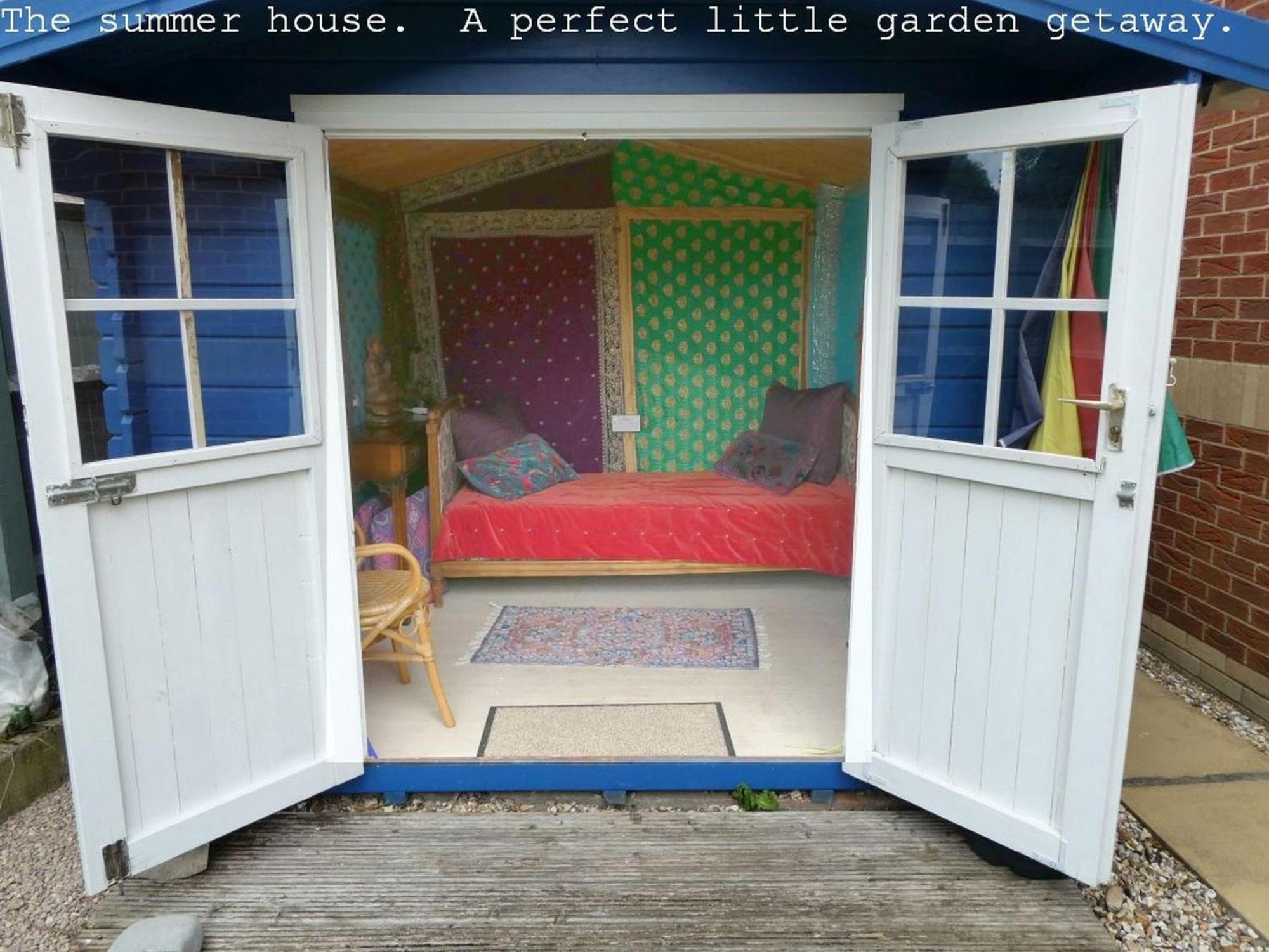 'spirit Of Avalon' Four Bedrooms, 500 Metres To Town Centre