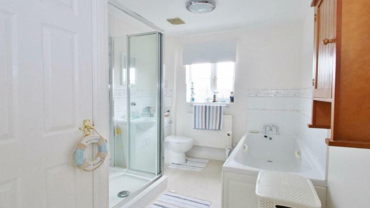 Holiday home 'spirit Of Avalon' Four Bedrooms, 500 Metres To Town Centre Glastonbury